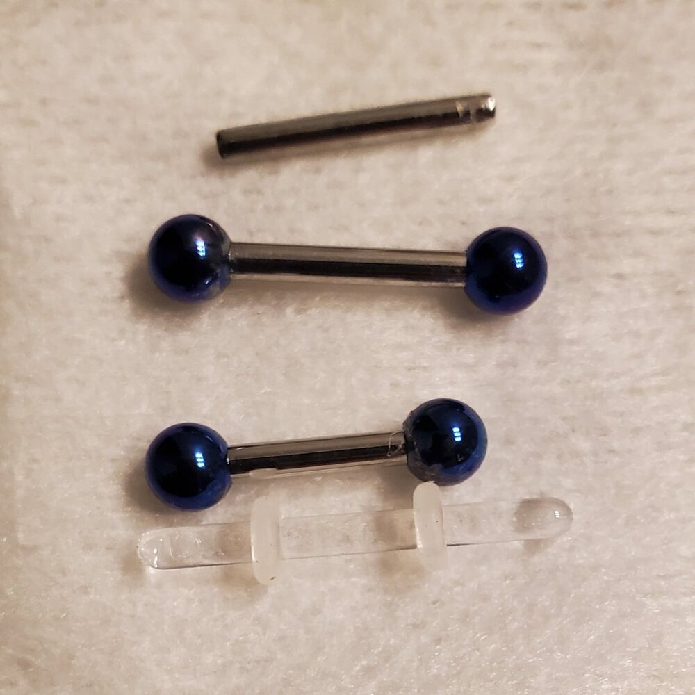 Anatometal Threadless Cluster Barbell - Picture 6 of 6